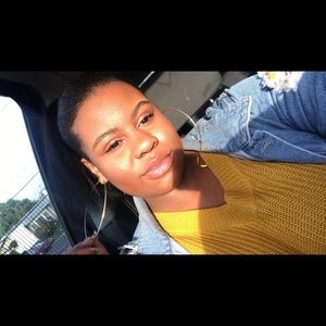 Meet your Posher, Amaya